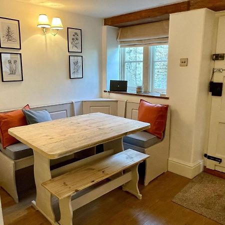 Hebe Cottage - Idyllic And Homely With Attention To Detail Atworth Zewnętrze zdjęcie