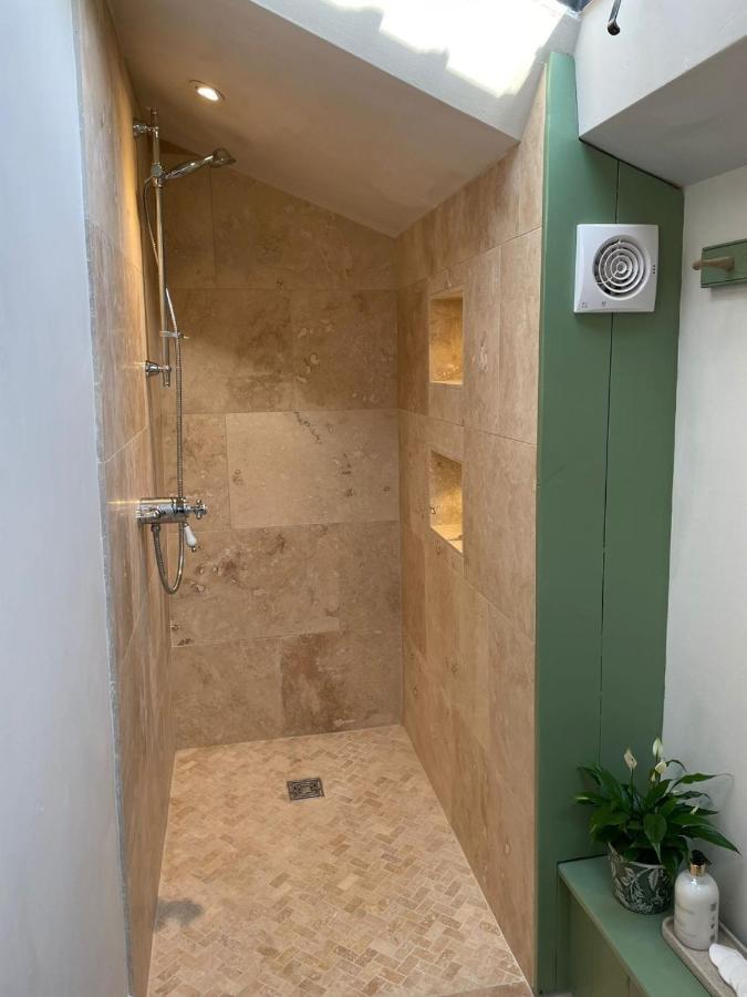 Hebe Cottage - Idyllic And Homely With Attention To Detail Atworth Zewnętrze zdjęcie