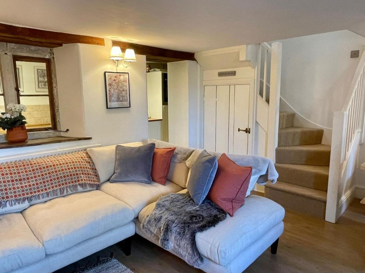 Hebe Cottage - Idyllic And Homely With Attention To Detail Atworth Zewnętrze zdjęcie