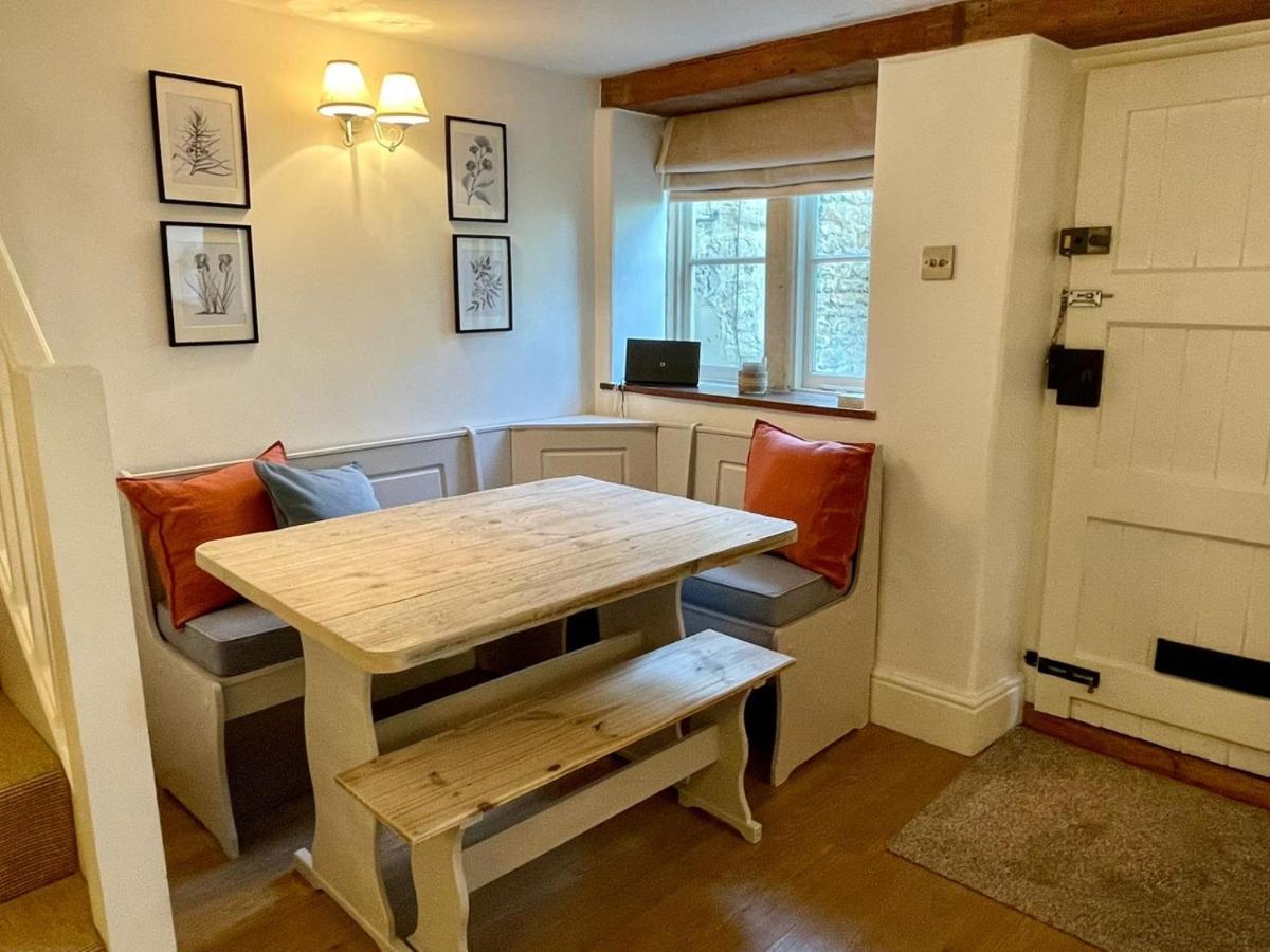 Hebe Cottage - Idyllic And Homely With Attention To Detail Atworth Zewnętrze zdjęcie