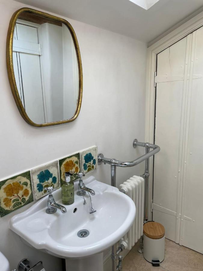 Hebe Cottage - Idyllic And Homely With Attention To Detail Atworth Zewnętrze zdjęcie