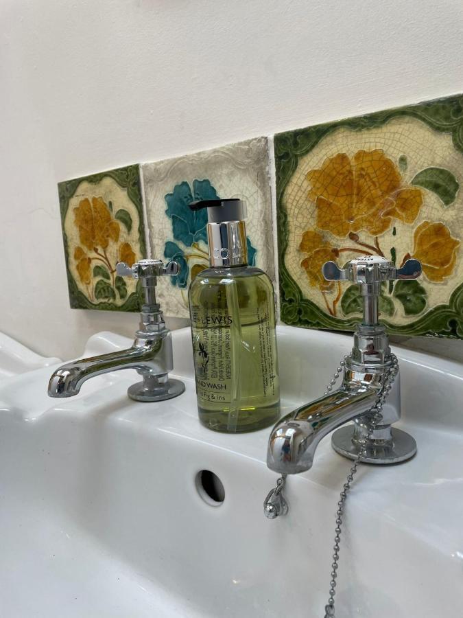 Hebe Cottage - Idyllic And Homely With Attention To Detail Atworth Zewnętrze zdjęcie